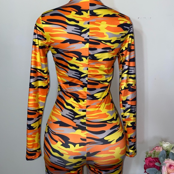 Stylish Jumpsuit - Picture 2 of 4